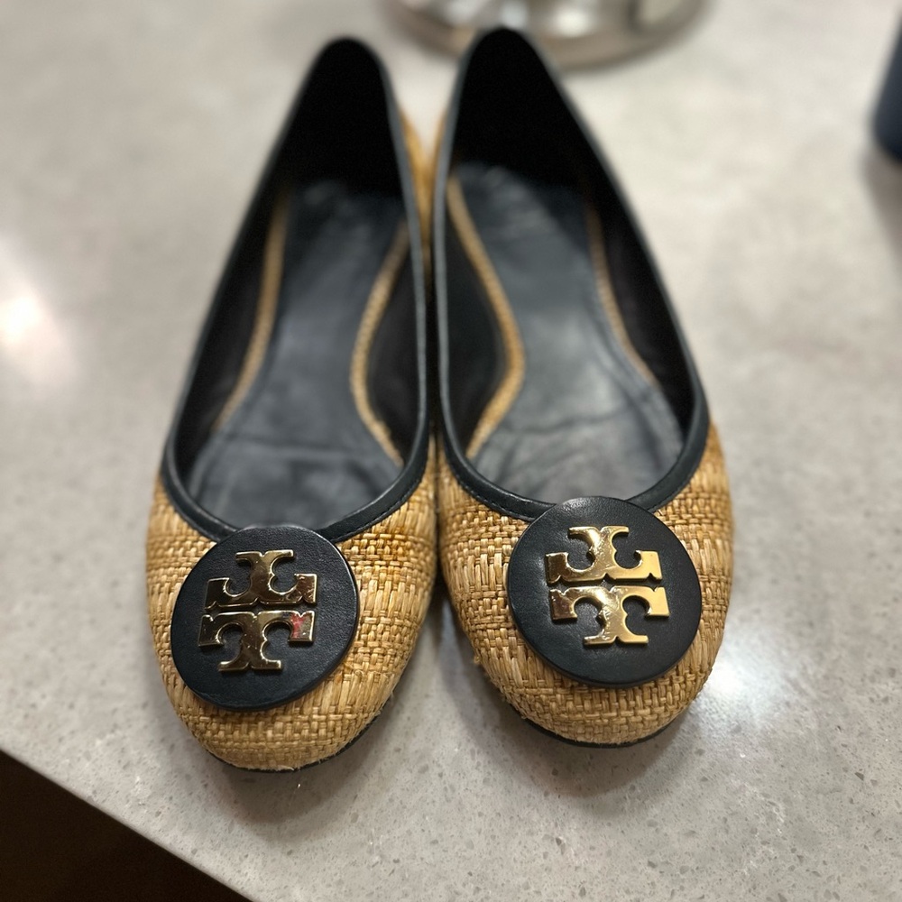 Tory Burch Reva Raffia Straw Logo Ballet Flat - Picture 3 of 11